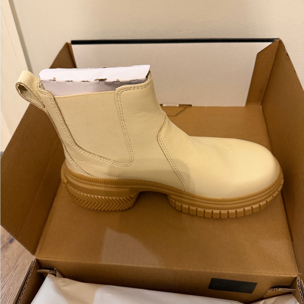 Sorel Women's Waterproof Chelsea Boots in Cream